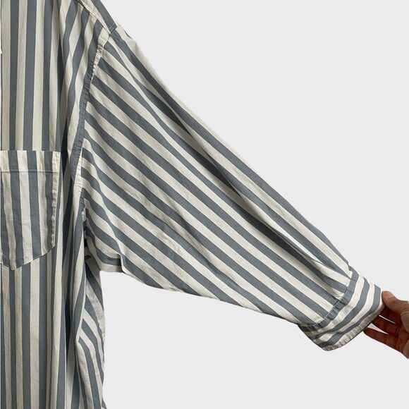 Ava & Viv Striped Button Up Shirt Women's Size 1X Grey White Collared Pocket - Picture 6 of 16